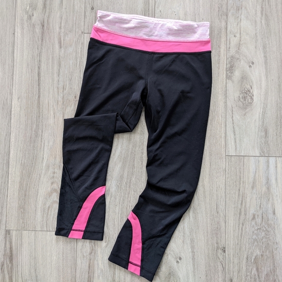 Lululemon Run Inspire Crop II - Picture 2 of 6